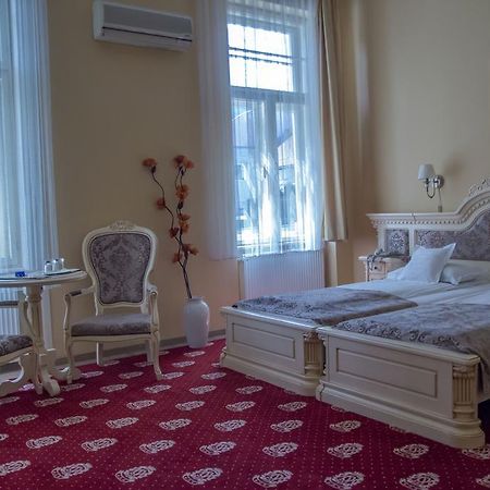 Hotel Astoria Satu Mare Ngoại thất bức ảnh