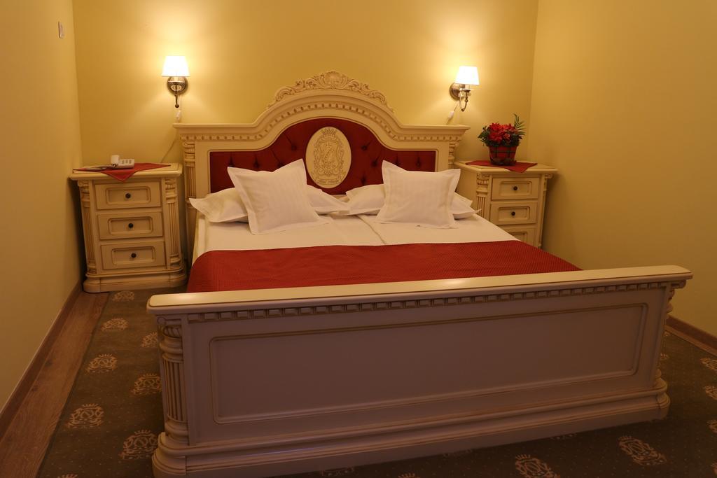 Hotel Astoria Satu Mare Ngoại thất bức ảnh