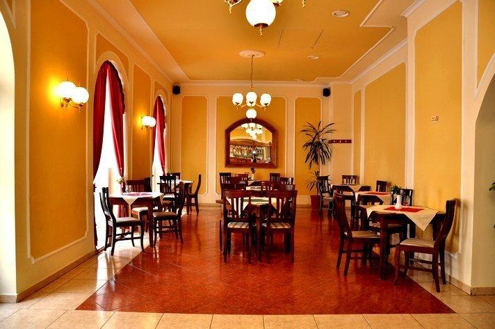 Hotel Astoria Satu Mare Ngoại thất bức ảnh