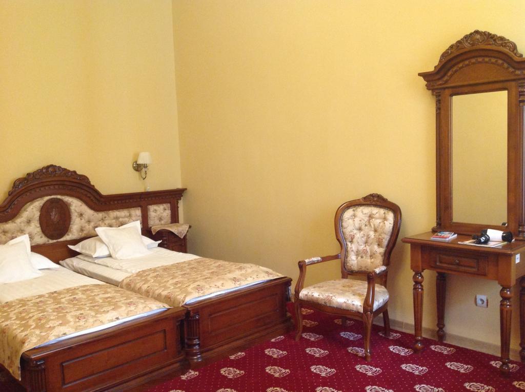 Hotel Astoria Satu Mare Ngoại thất bức ảnh