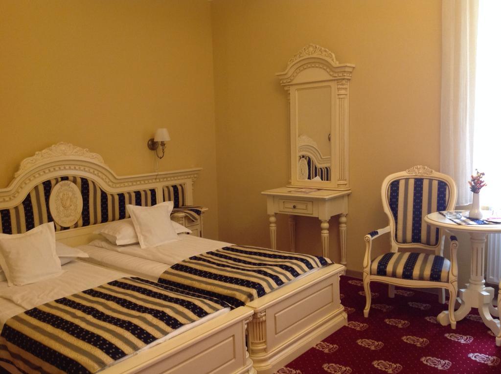 Hotel Astoria Satu Mare Phòng bức ảnh