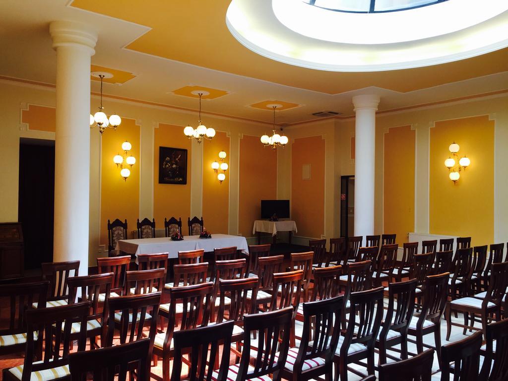 Hotel Astoria Satu Mare Ngoại thất bức ảnh