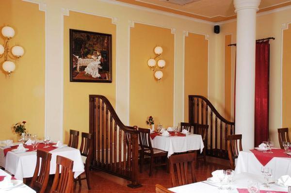 Hotel Astoria Satu Mare Ngoại thất bức ảnh