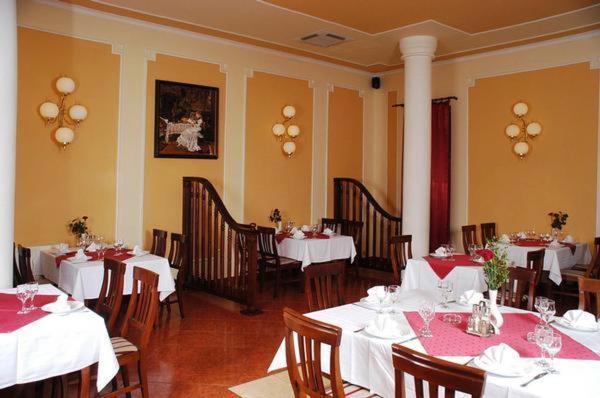 Hotel Astoria Satu Mare Ngoại thất bức ảnh