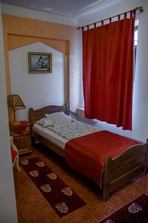 Hotel Astoria Satu Mare Ngoại thất bức ảnh
