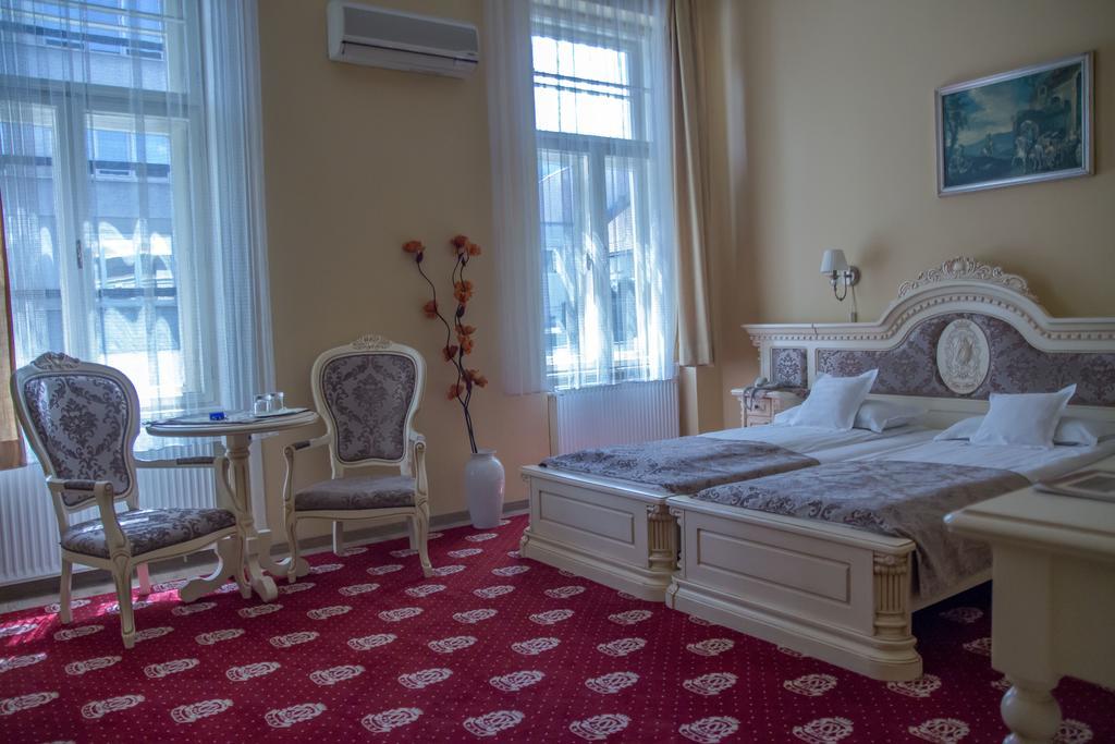 Hotel Astoria Satu Mare Ngoại thất bức ảnh
