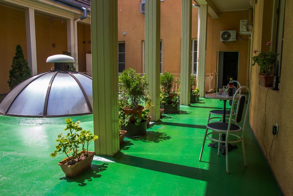 Hotel Astoria Satu Mare Ngoại thất bức ảnh